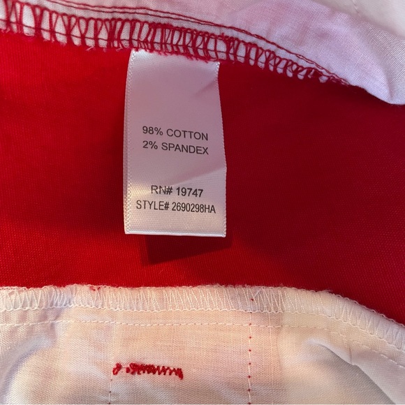 Vibrant Red Shorts Size 12 Land N Sea Tailored Look Pockets Front and Back - Picture 4 of 12